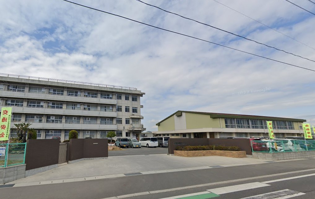 中学校　岡山市立操南中学校（中学校）まで2366m