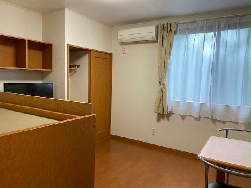 居室・リビング　収納付きベッド