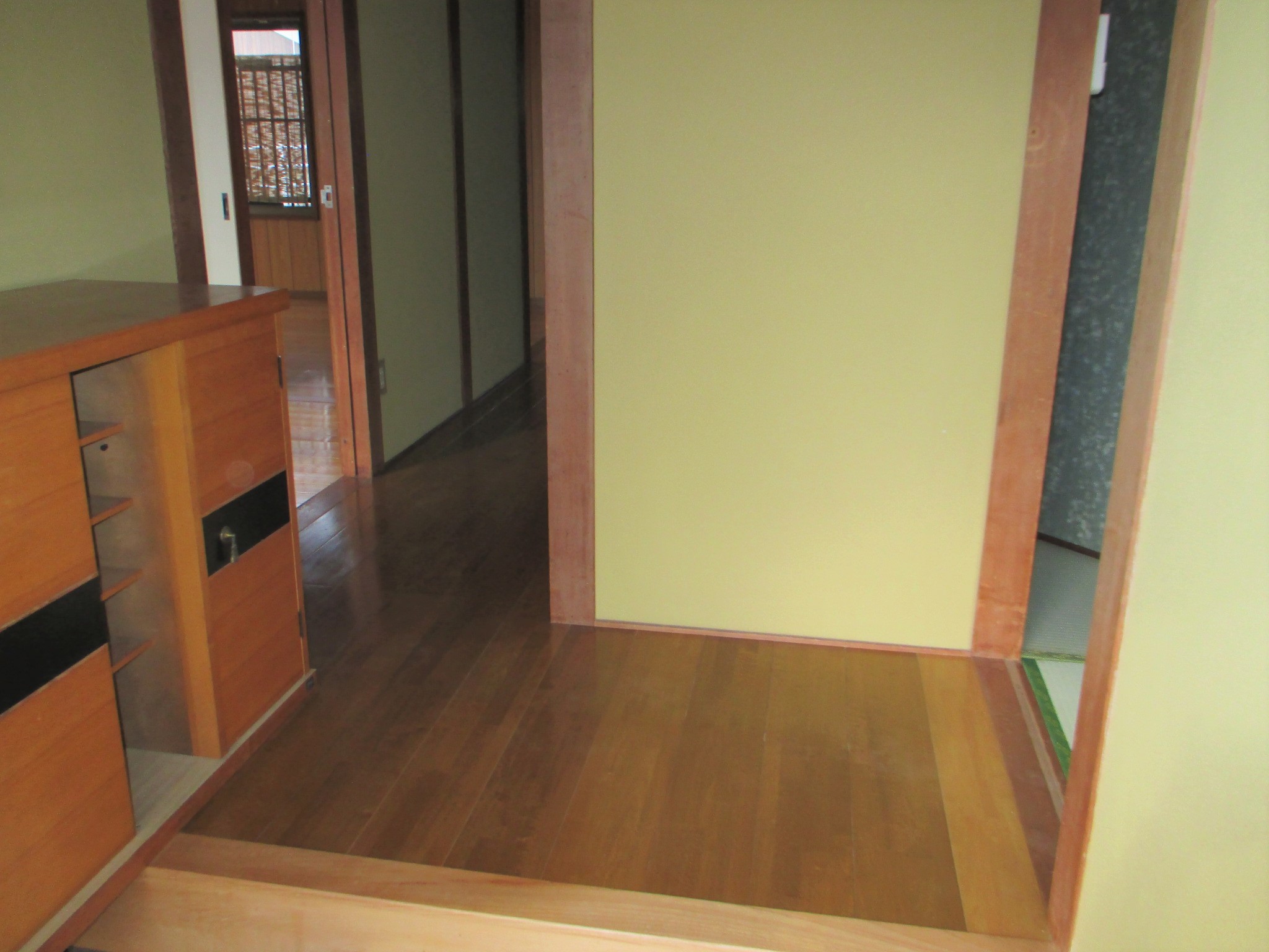 草江1丁目貸家の玄関写真