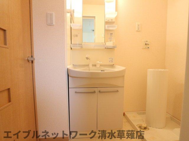 洗面設備　使いやすい洗面所です