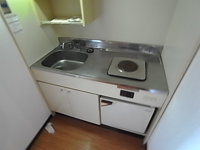 キッチン　電気１口コンロ付き