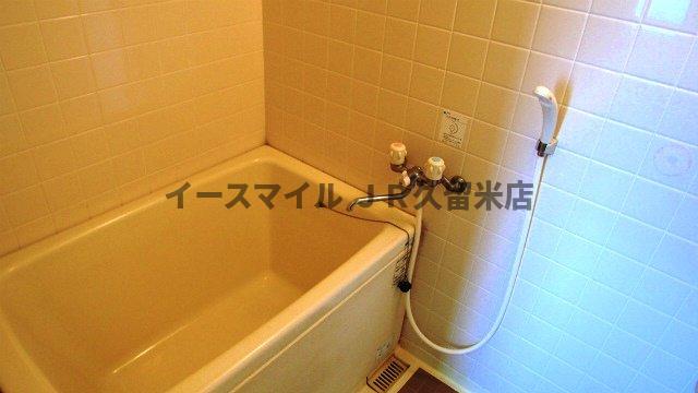 バス・シャワールーム　落ち着いた空間のお風呂です