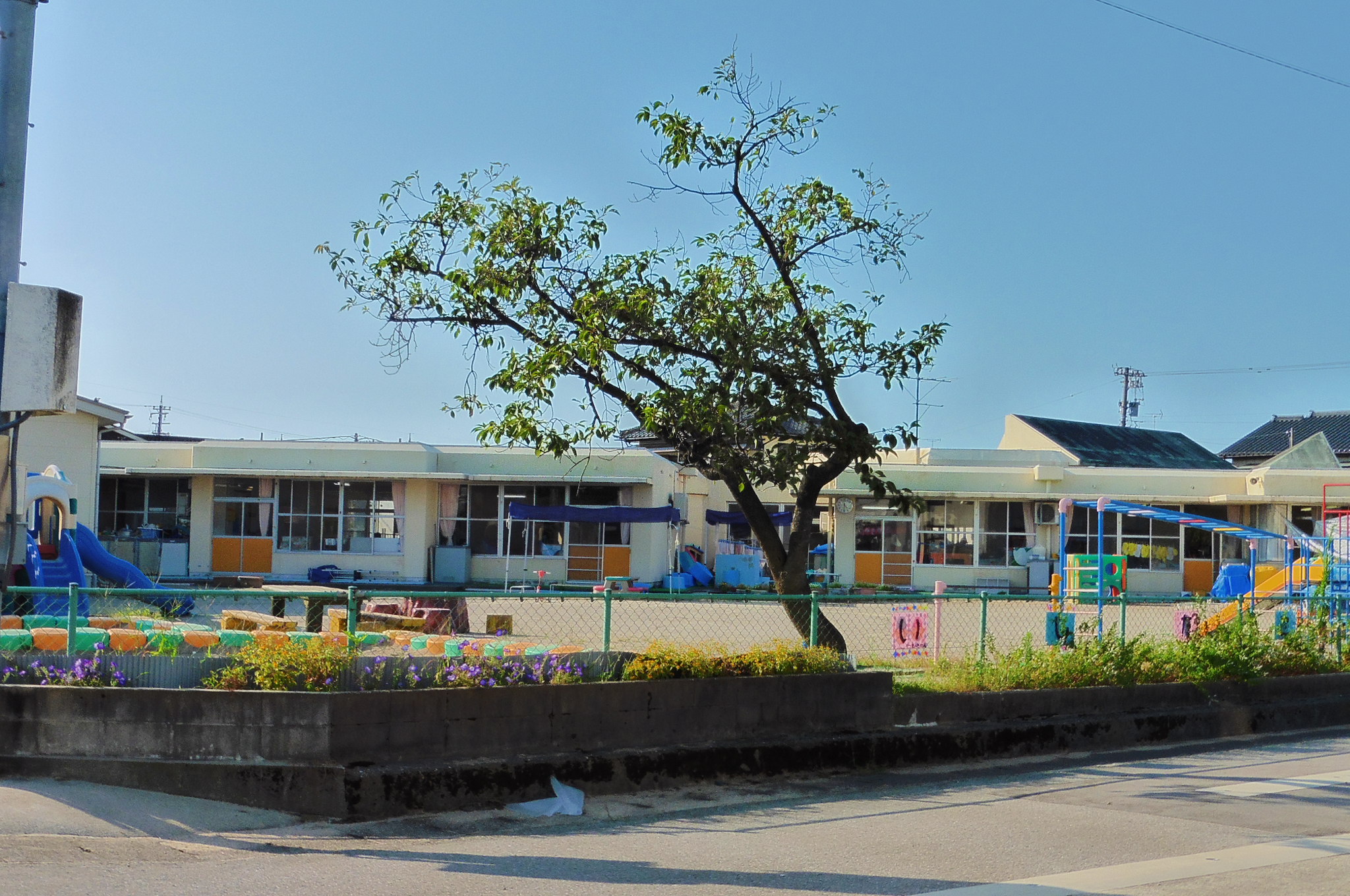 幼稚園・保育園　幼保連携型認定こども園石田こども園（幼稚園・保育園）まで1154m