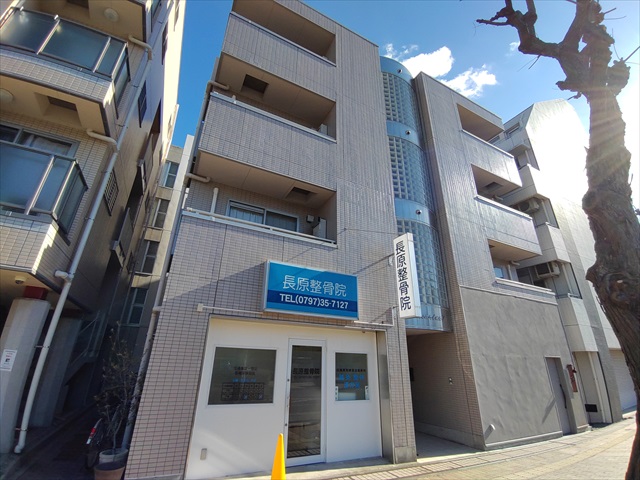 建物外観　オートロック付きのマンション