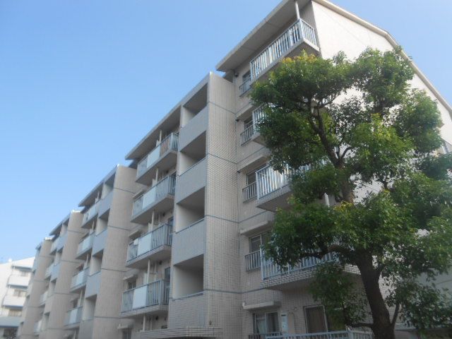 横浜市金沢区柴町のマンションの建物外観