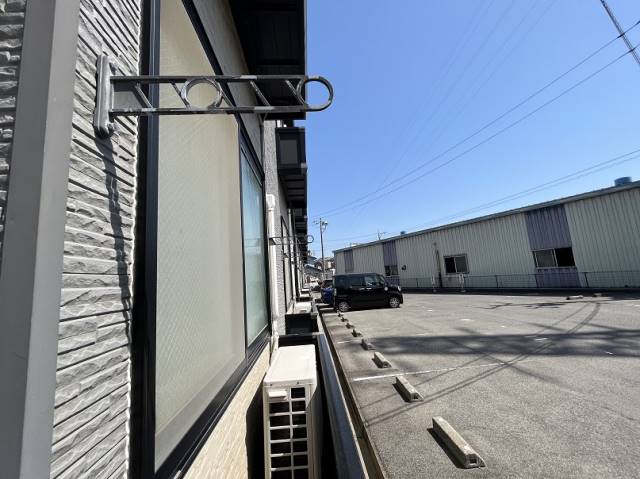 駐車場　エントランス