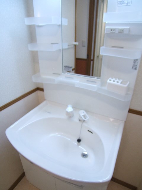 洗面設備　写真は同型タイプ