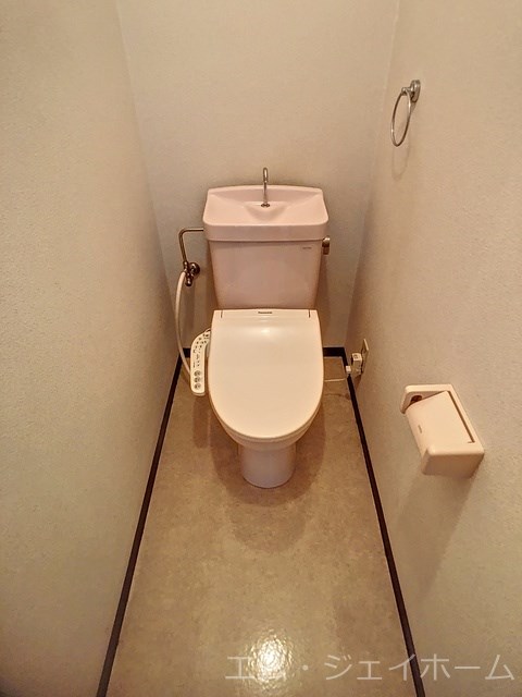 【米原市下多良のアパートのトイレ】