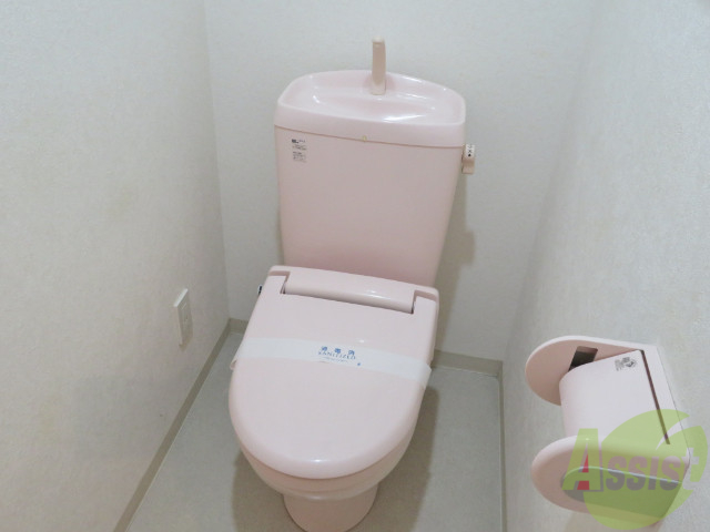 トイレ　こちらはトイレです。清潔感があり、安心して使用できます。