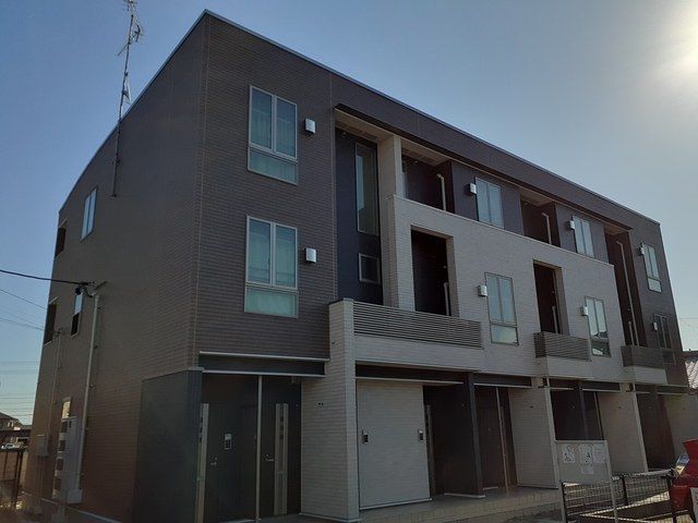 松阪市南町のアパートの建物外観