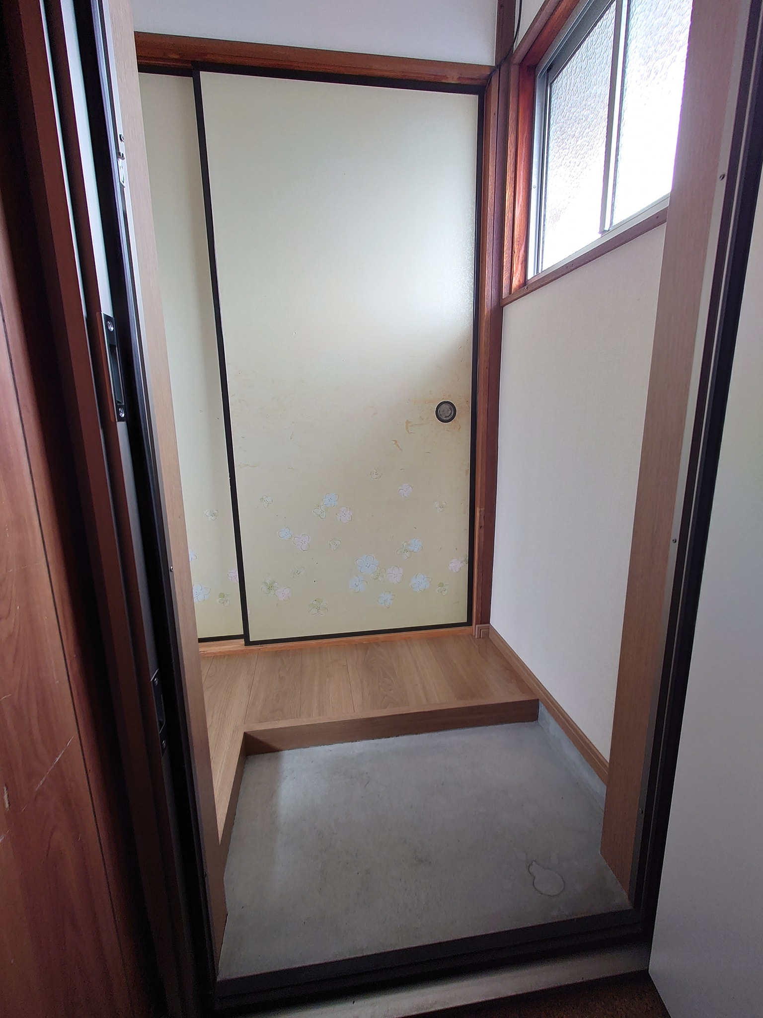 溝前町貸家3Fの玄関写真