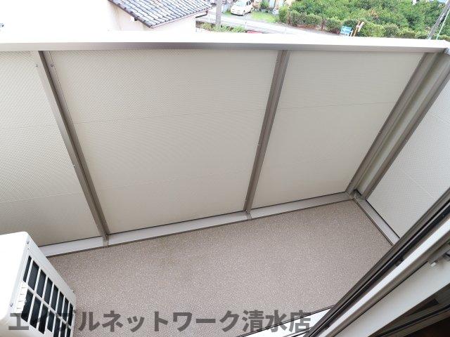 バルコニー　陽当たり良好なバルコニーです