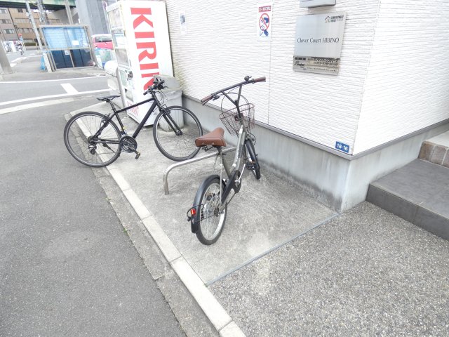 【クローバーコート日比野の駐車場】