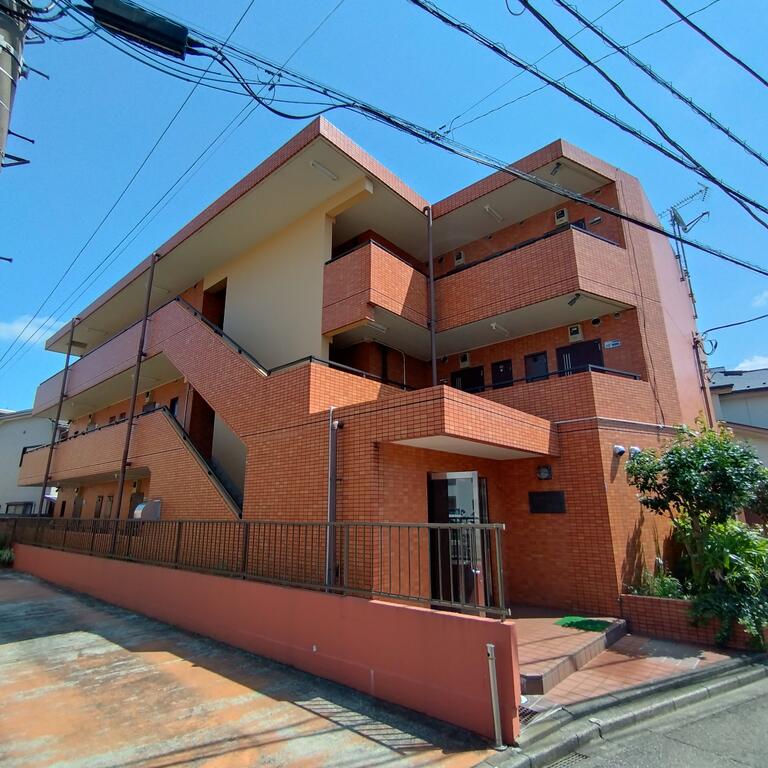 建物外観　分譲賃貸最上階角住戸　陽当たり良好♪