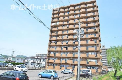 マーブル参番館の建物外観