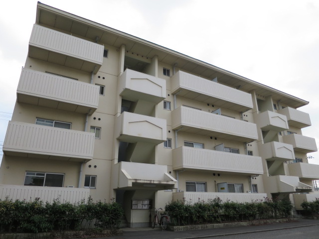 【高松市高松町のマンションの建物外観】