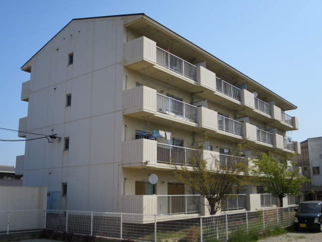 高松市高松町のマンションの建物外観