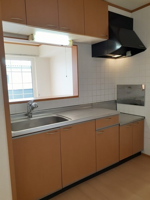 キッチン　人気の対面キッチンでお料理しながらリビングの様子が見れます☆