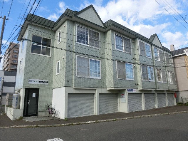 イーストパレス