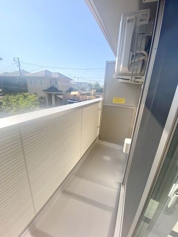 【伊勢原市石田のアパートのバルコニー】