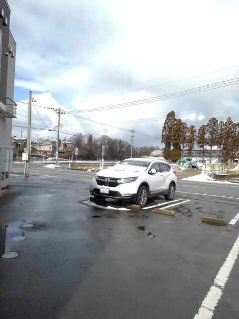 【能美市徳山町のアパートの駐車場】