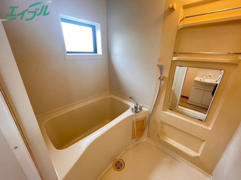 バス・シャワールーム　同型反転参考写真