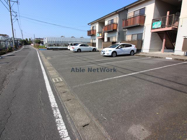 【都城市都原町のアパートの駐車場】