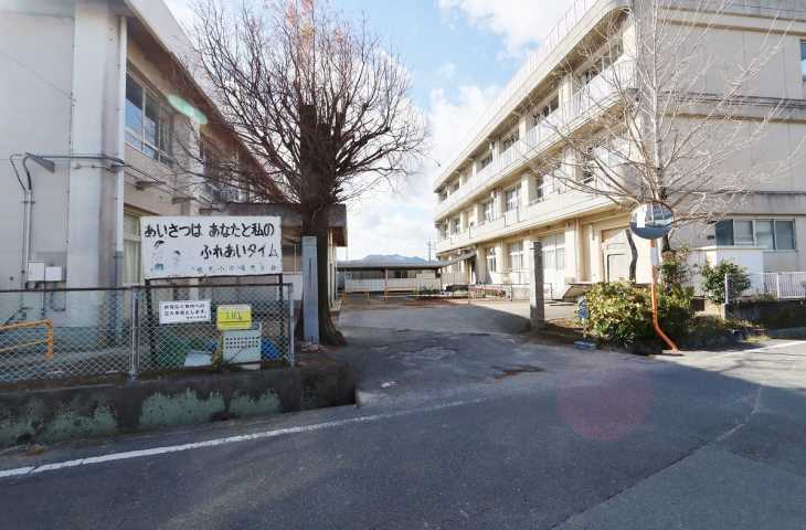 小学校　横見小学校（小学校）まで1322m