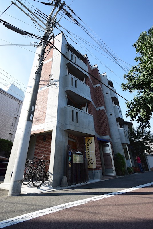 京都市北区小山東花池町のマンションの建物外観