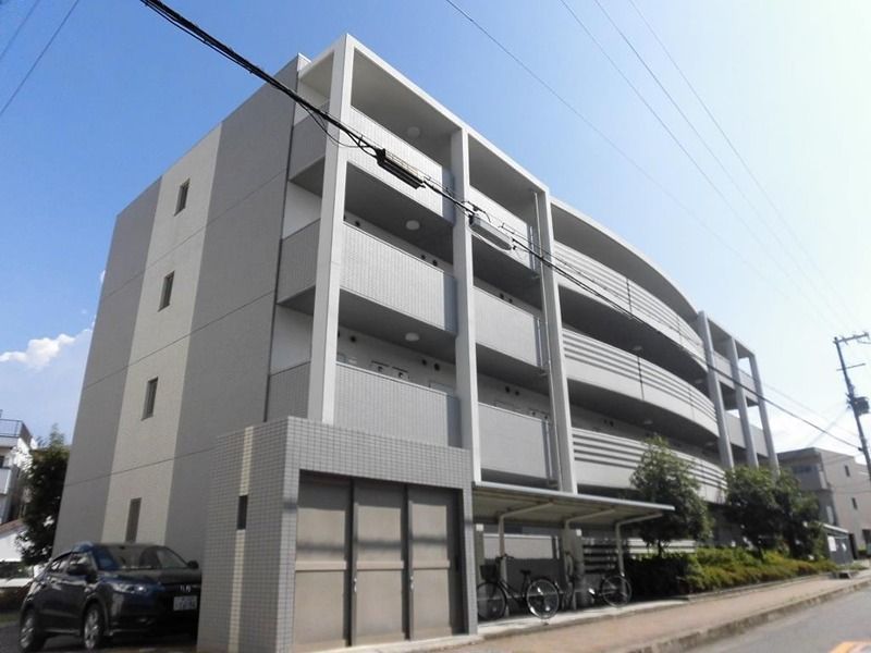 吹田市末広町のマンションの建物外観