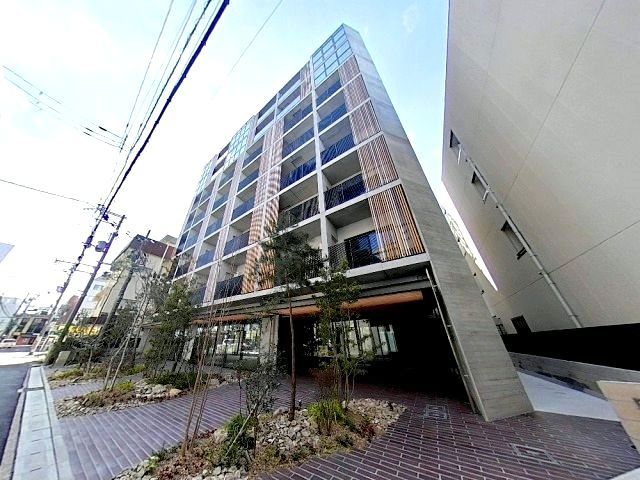 藤井寺市春日丘のマンションの建物外観