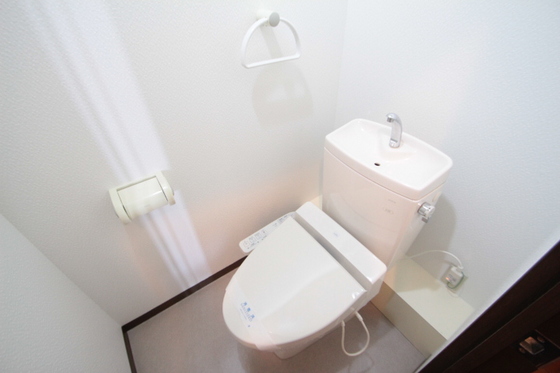 トイレ　※別部屋の写真です