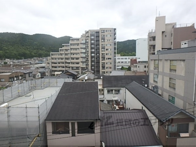 【京都市山科区竹鼻竹ノ街道町のマンションの眺望】