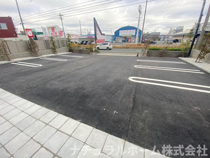 【豊橋市柱二番町のアパートの駐車場】