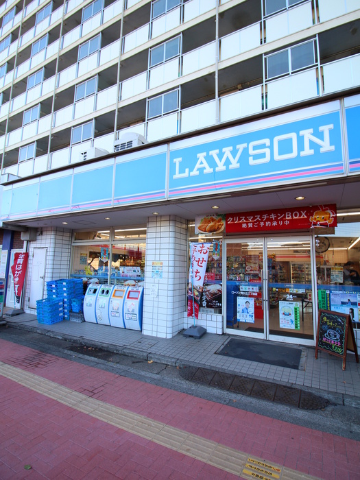 コンビニ　コンビニ（コンビニ）まで373m