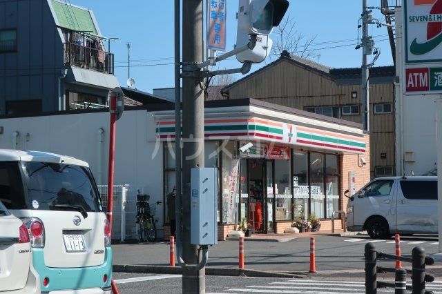 コンビニ　セブンイレブン名古屋三吉町４丁目店（コンビニ）まで696m