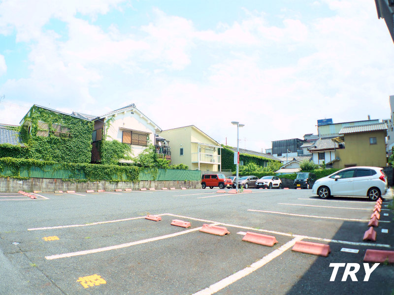 駐車場　敷地内駐車場