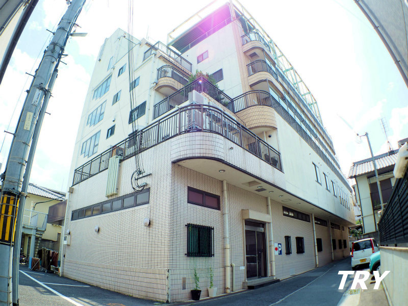 建物外観　エレベータ付きマンション！