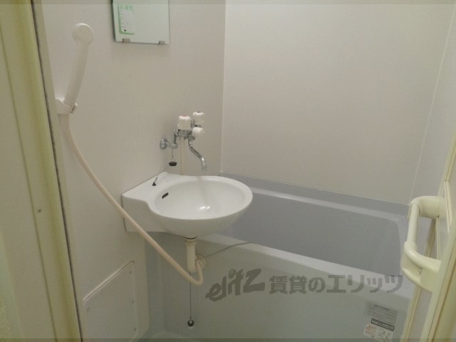 バス・シャワールーム　バス