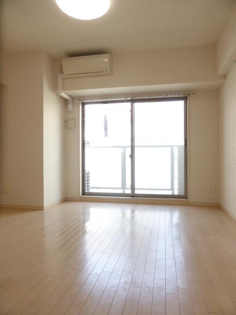 居室・リビング　内観1