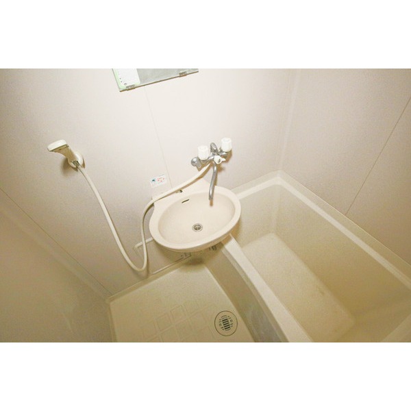 バス・シャワールーム　同じ建物の別のお部屋