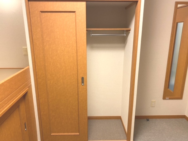収納　1階はフローリング、2階以上はカーペットタイプとなります。