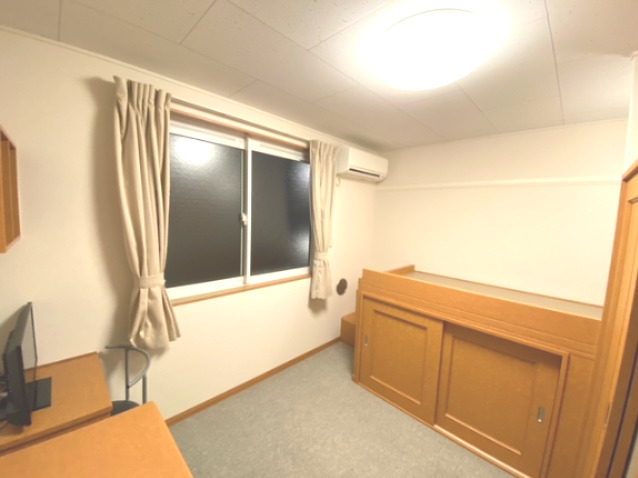 居室・リビング　1階はフローリング、2階以上はカーペットタイプとなります。