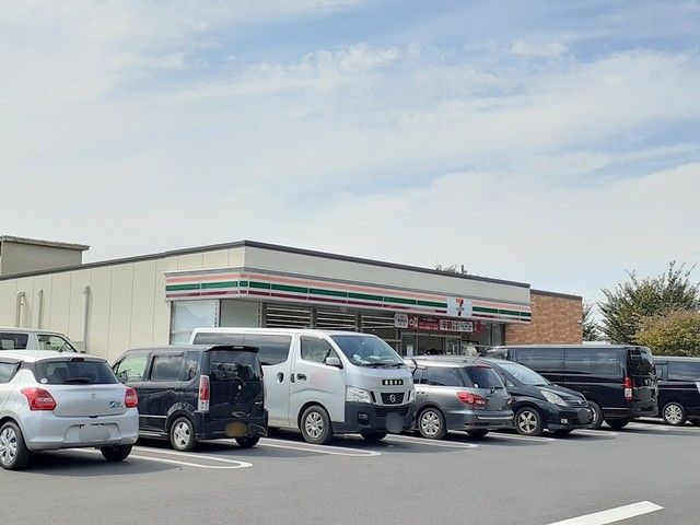 コンビニ　セブンイレブン（コンビニ）まで950m