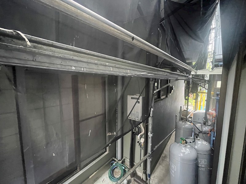 バルコニー　外壁工事中