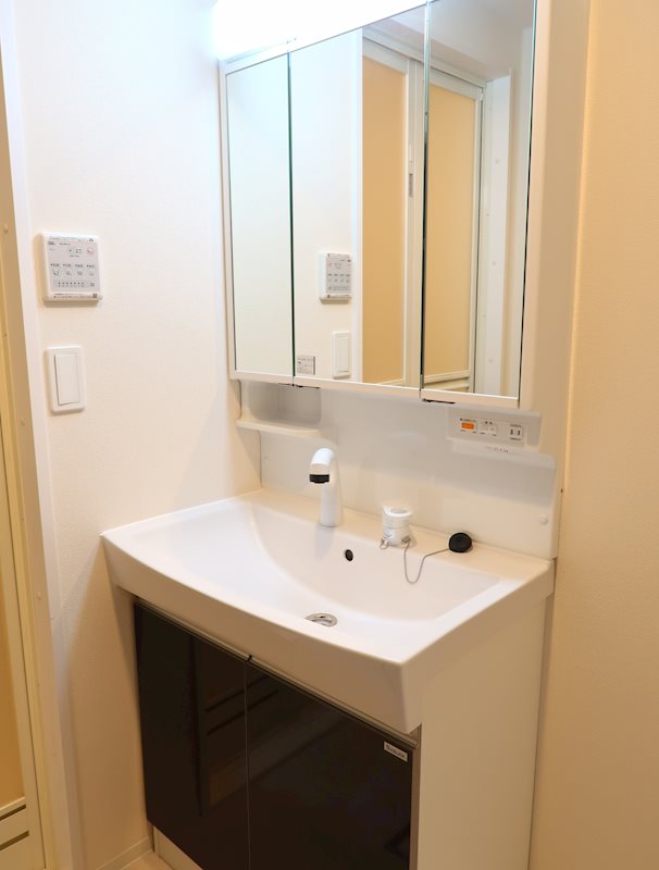 洗面設備　反転タイプ