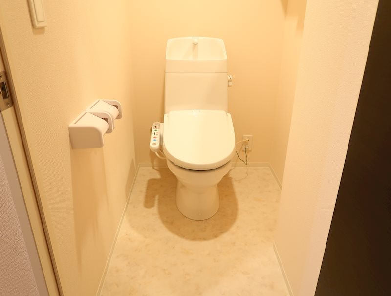 トイレ　反転タイプ