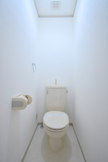 トイレ　※別号室の写真です