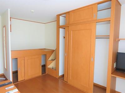 収納　クローゼット、ベッド下収納あり