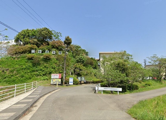 中学校　宮崎市立生目中学校（中学校）まで2206m